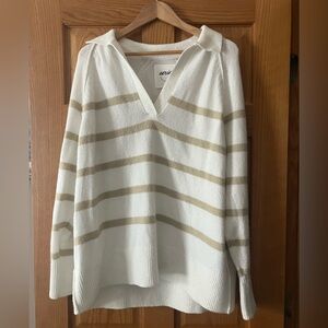 Aerie medium v neck collar creamy white with tan stripes sweater. Worn once. L